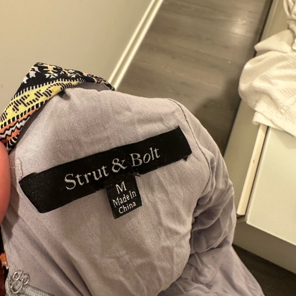 Printed Geometric Jumpsuit with Wide Leg Silhouette - Picture 4 of 4